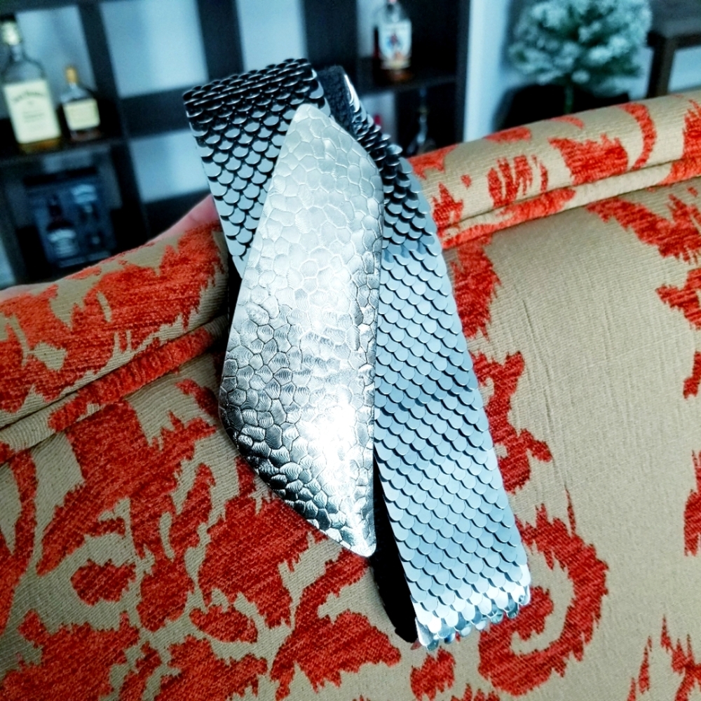 Vintage Silver Metal Fish Scale Detail Stretch Belt